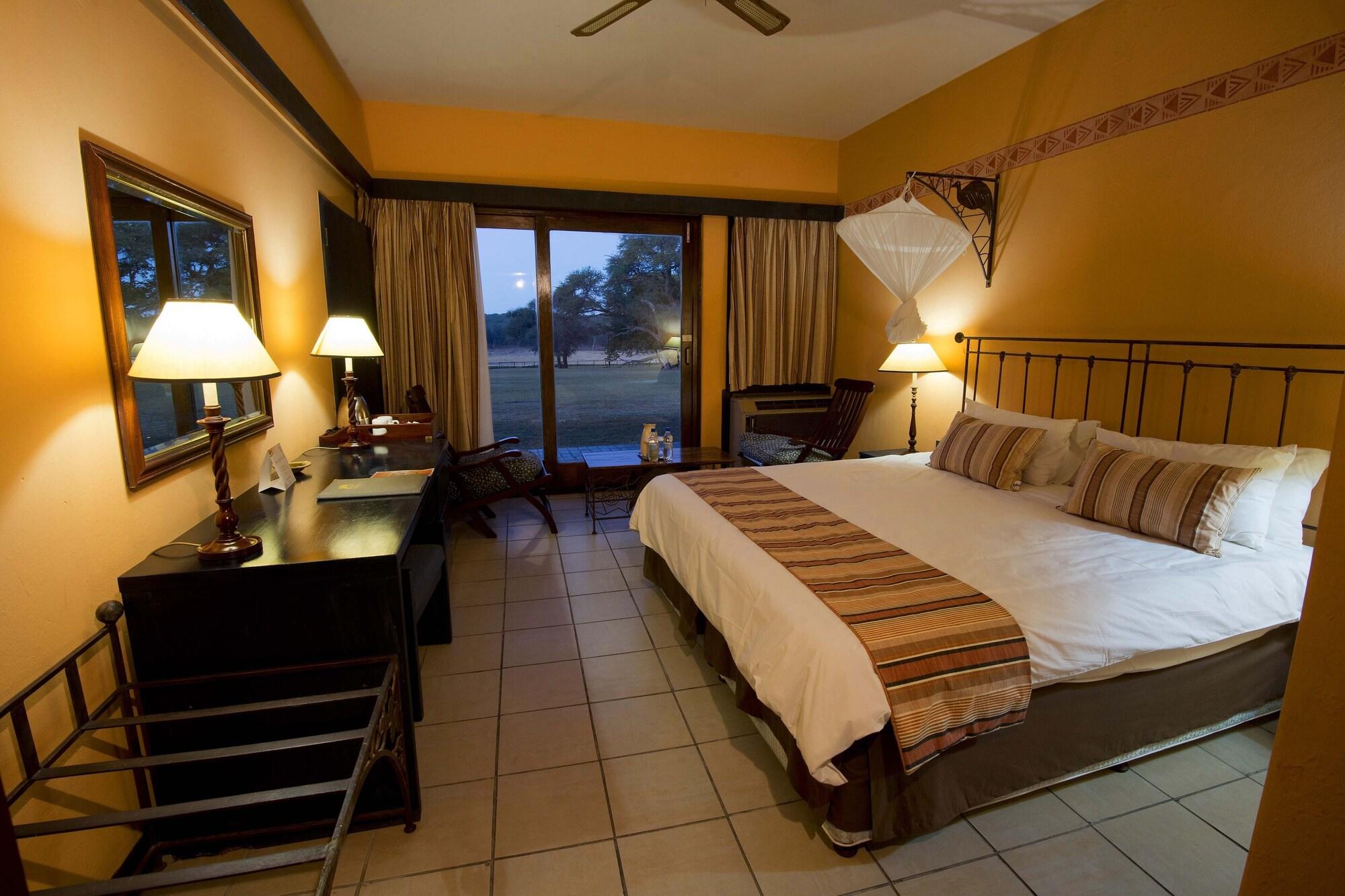 Hwange Safari Lodge Dete Esterno foto