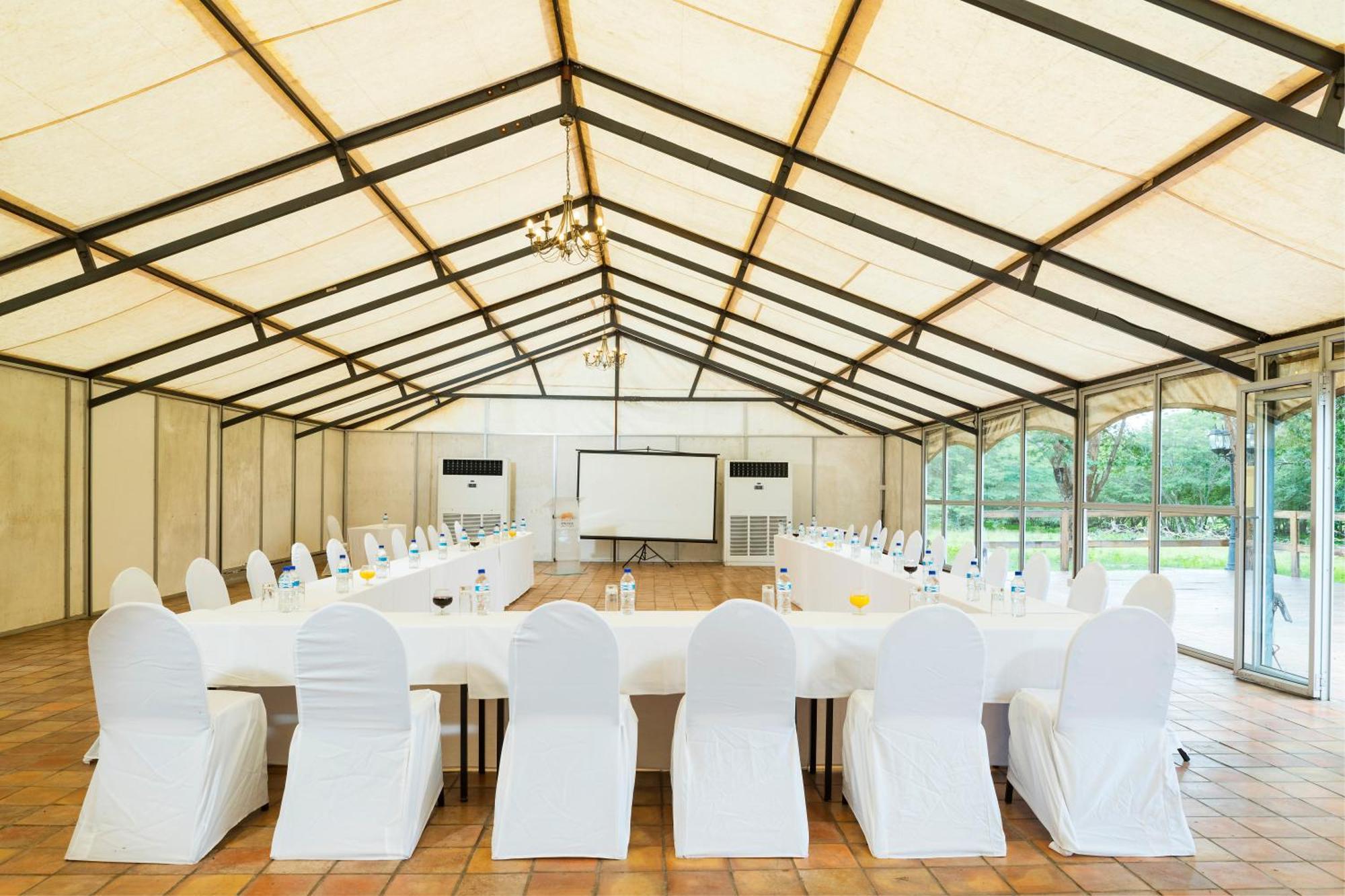 Hwange Safari Lodge Dete Esterno foto