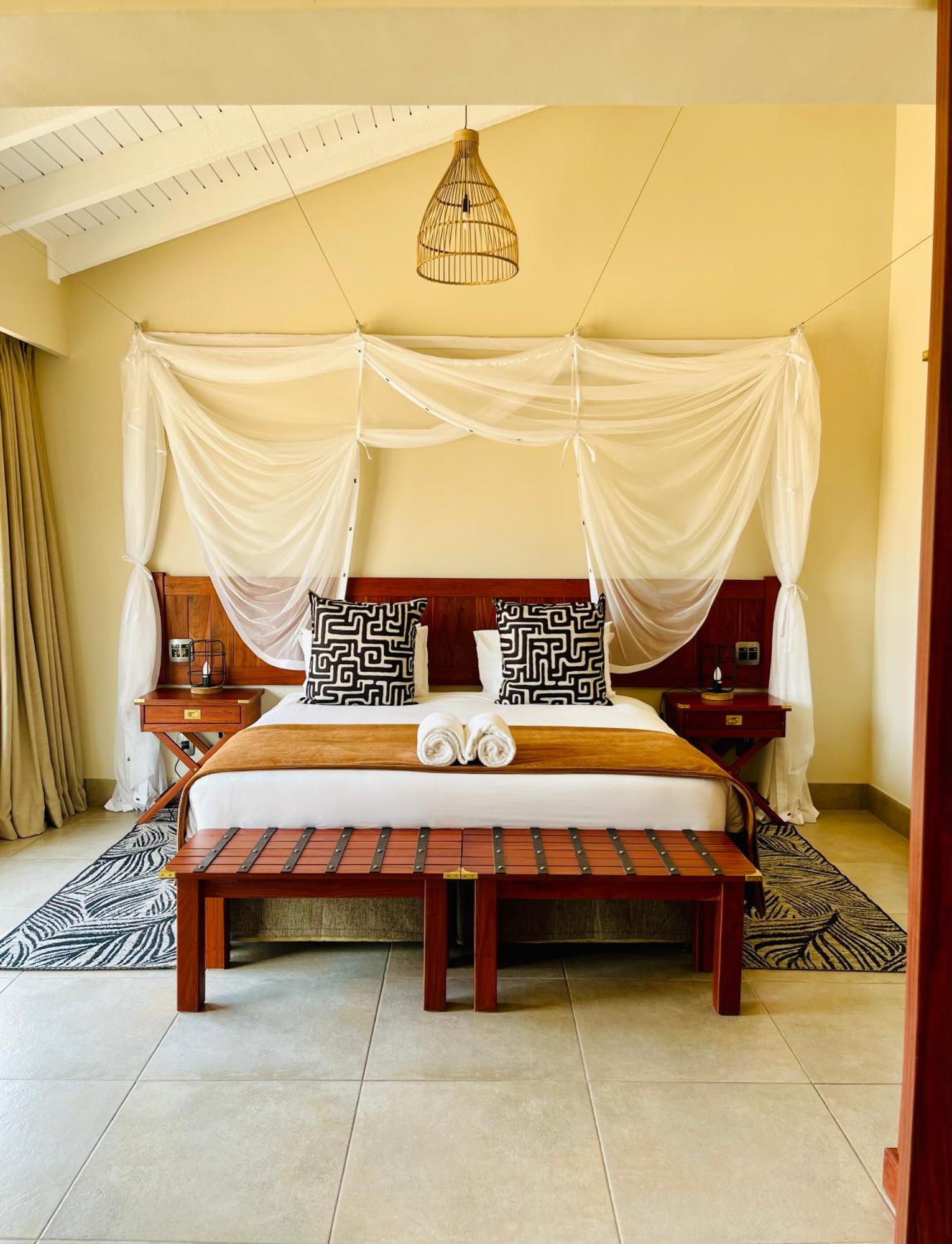 Hwange Safari Lodge Dete Esterno foto